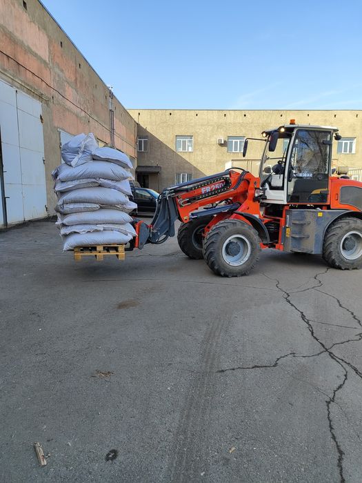 Услуги вилочного погрузчика.