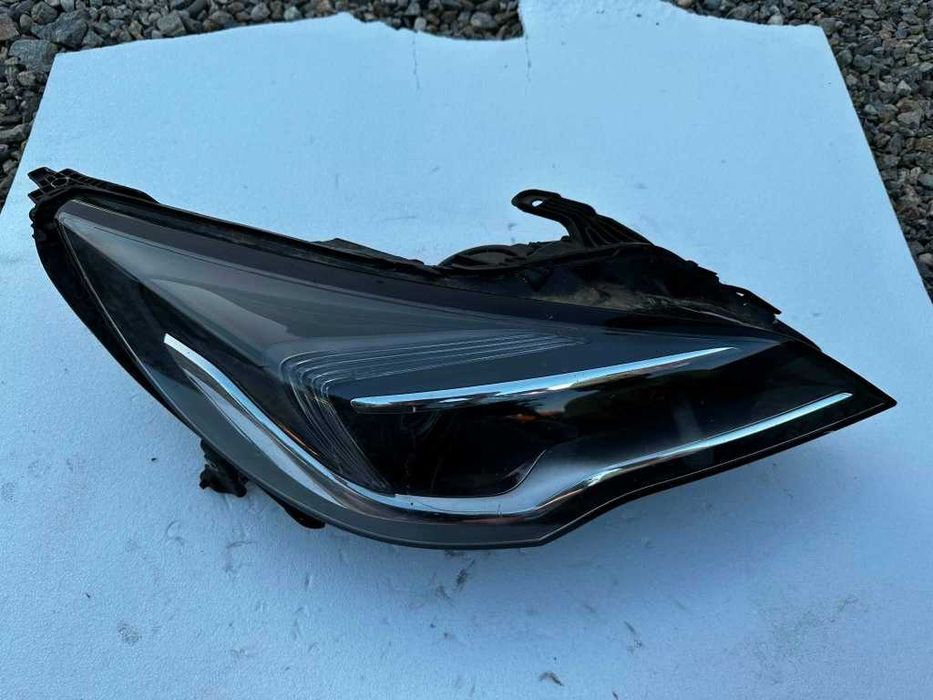 Far stanga  dreapta cu lupa Opel Astra K 39047200 662588537