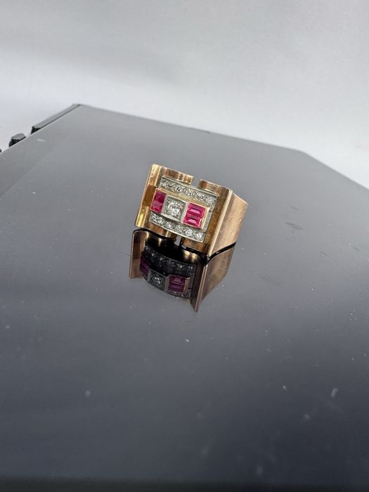 Inel din aur 18 k, rubine si diamante