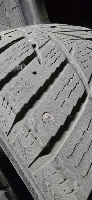 Продам комплект шин 185.65. R15