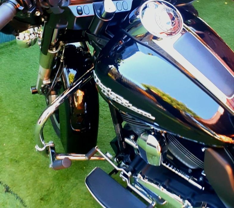 Harley-Davidson streed glide vând/schimb cu Breakout