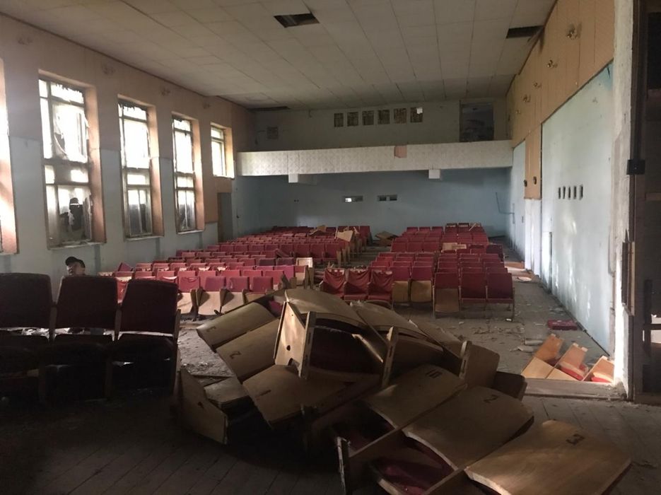 Поодам здание на разбор.