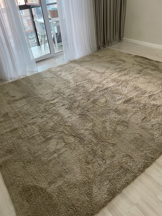 Продам ковер травка 3/3.5