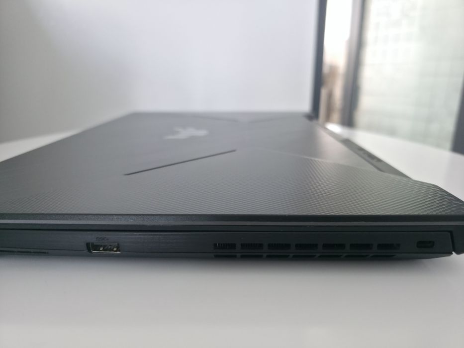 Vand laptop Asus Tuf Gaming F15 in stare perfecta