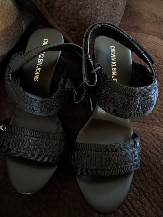 Calvin Klein сандали с платформа чисто нови!