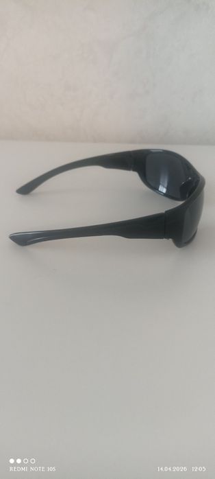 Солнцезащитные очки. Черные