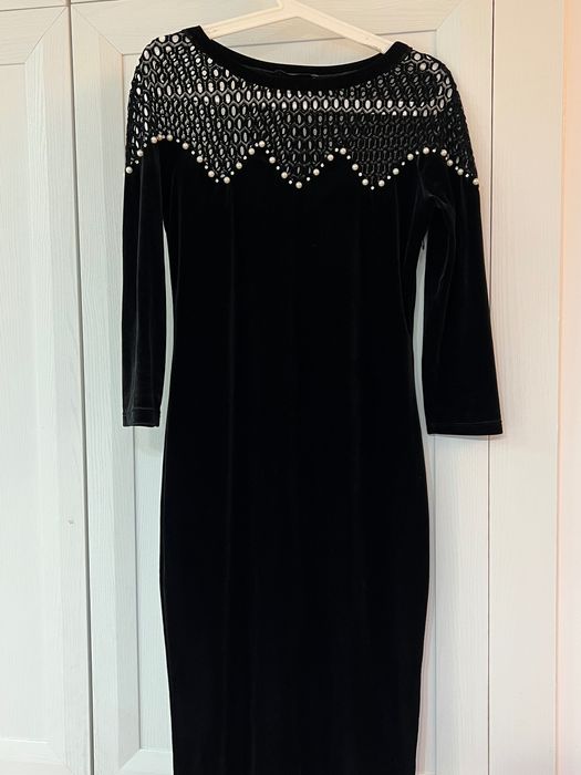 Велюровое вечернее платье , размер 42-46, состояние нового -5 тыс тг