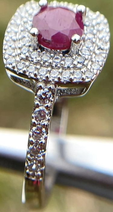 Сребърен пръстен с естествен рубин