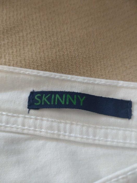 Бели дънки Benetton Skinny номер 40 - 25 лв