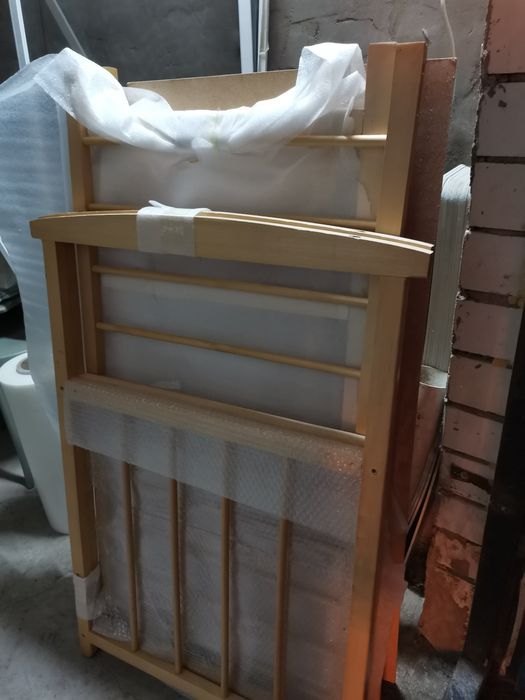 Продаю манеж детский с матрасом.