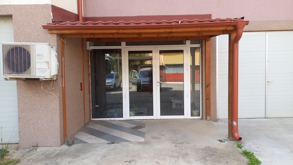 Отдавам помещение под наем.