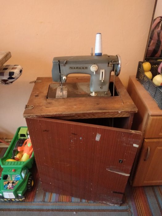 Швейная машинка чайка