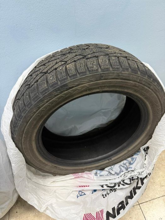 Зимние шины б/у 16 размера