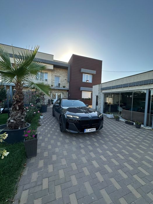 BMW Seria 7 2023 — imagine 4