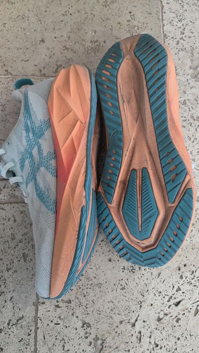 Asics Novablast 5, masura 42