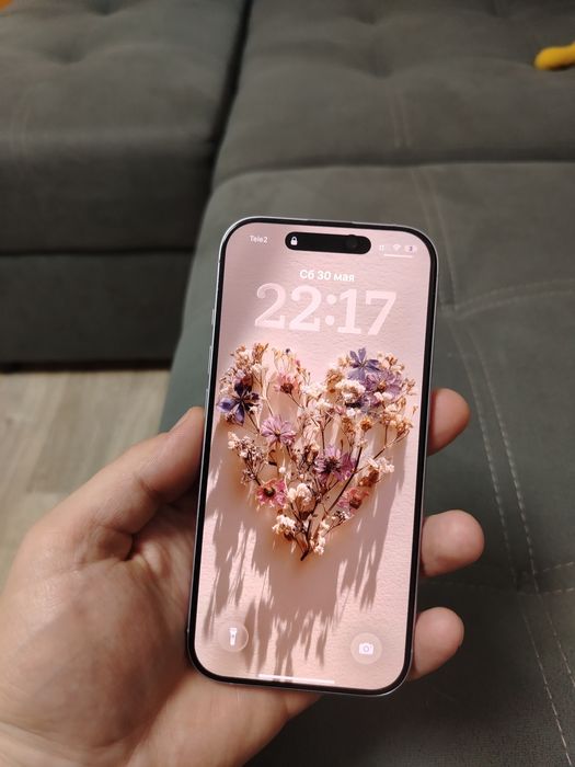 Продам IPhone 17