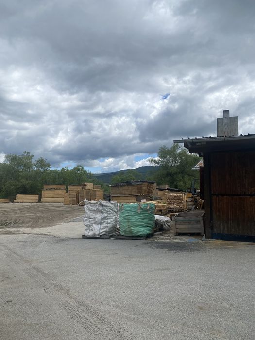 Имот на първа линия