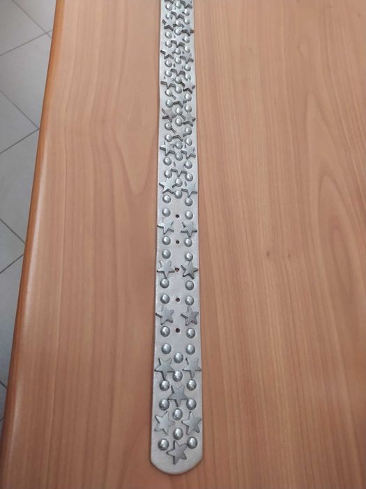 Колани дамски с камъни от цирконий и метални звезди