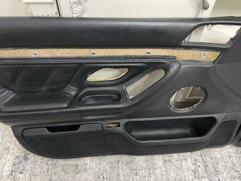 Продам дверные карты для БМВ Е38 рестайлинг.