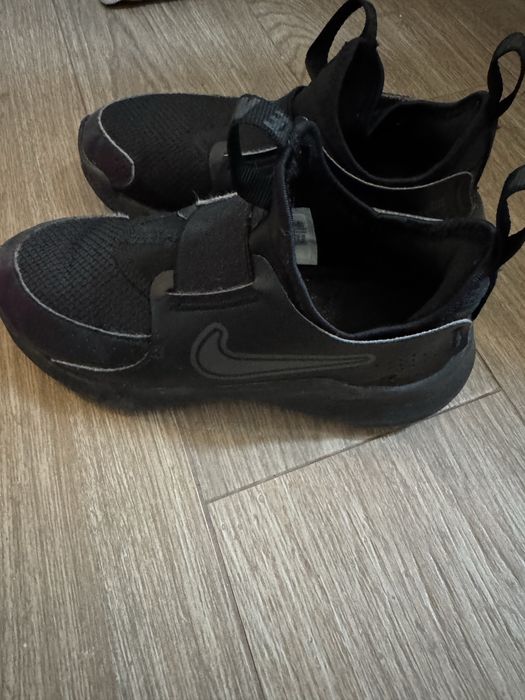 Nike nr 31,5 si nr 29,5 (2 perechi)