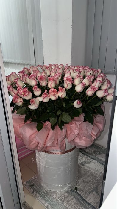 Шикарный букет в большой коробке