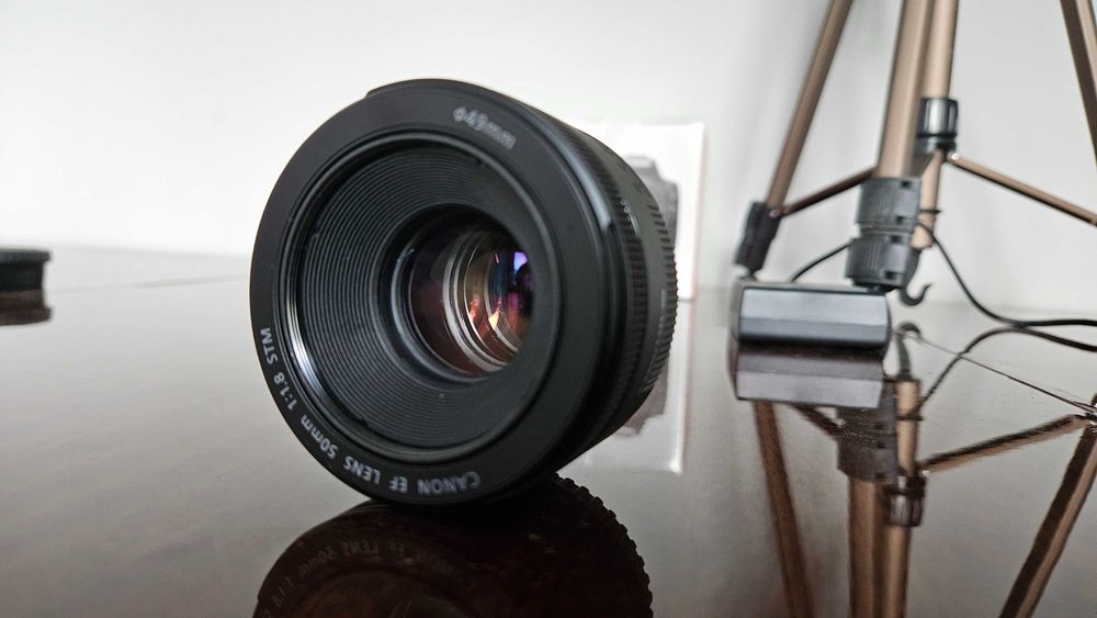 Canon EOS 250D + 18-55mm IS STM + 50mm f/1.8 STM | С оставаща гаранция