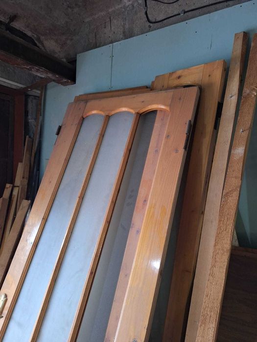 Продам двери деревянные