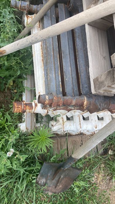 Продам бу чугунные батарей