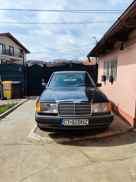 Mercedes Benz 124 E200 impecabil preț 3000 euro  2000 benzina.