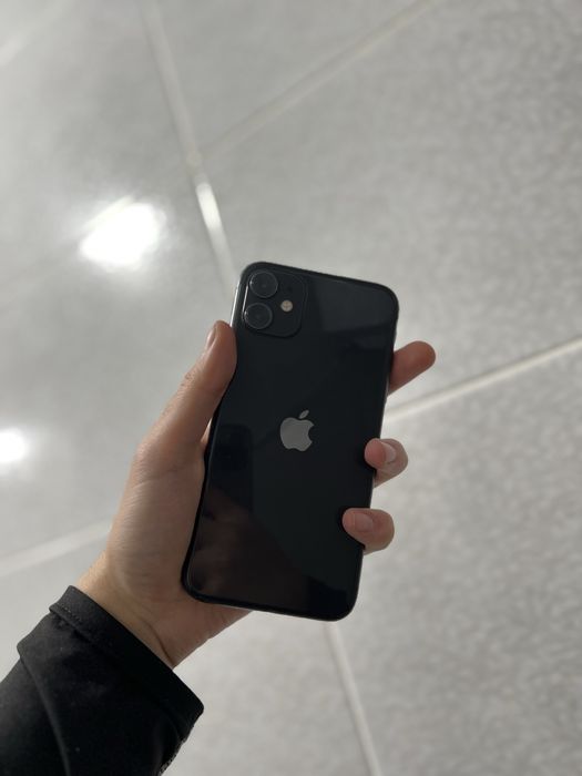 iPhone 11 64Gb продам