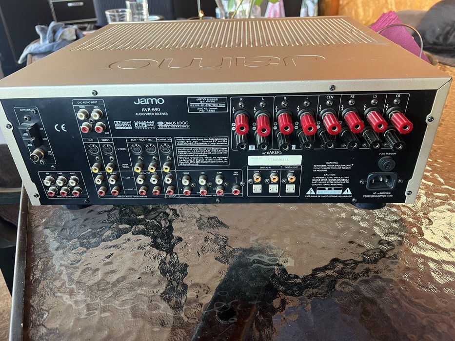 Statie Jamo  AVR-690 amplificator