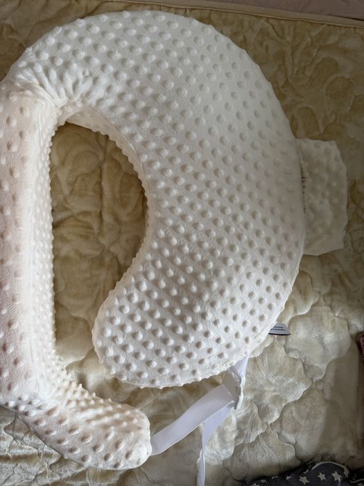 продам подушку для кормления