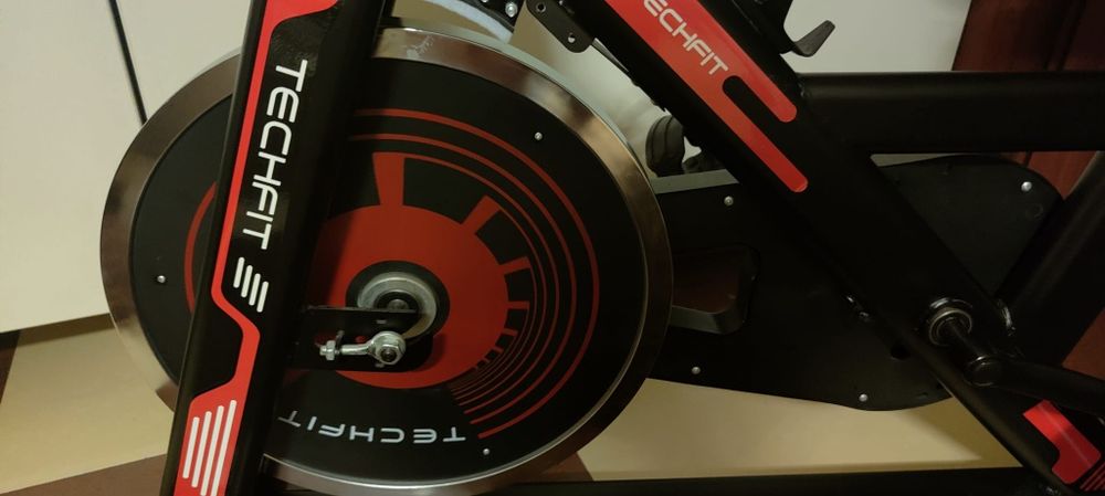 Vând bicicletă spinning TECHFIT SBK1500N
