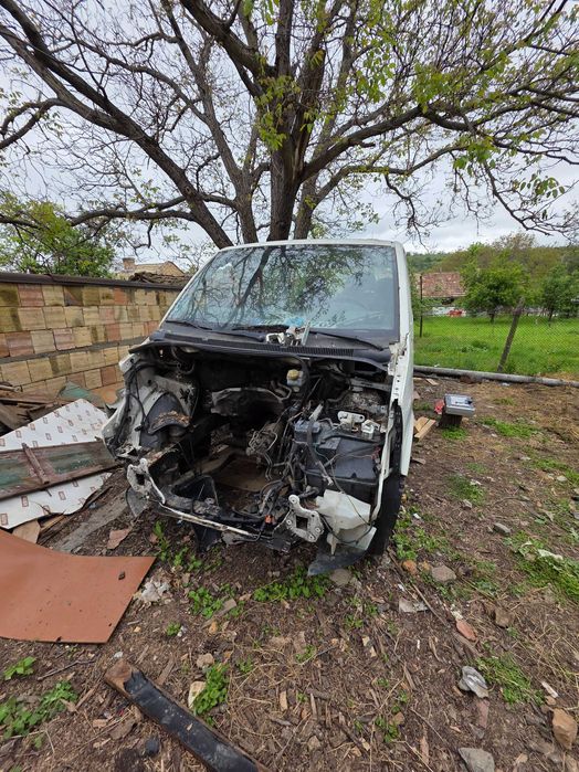 Продавам vw T5 на части