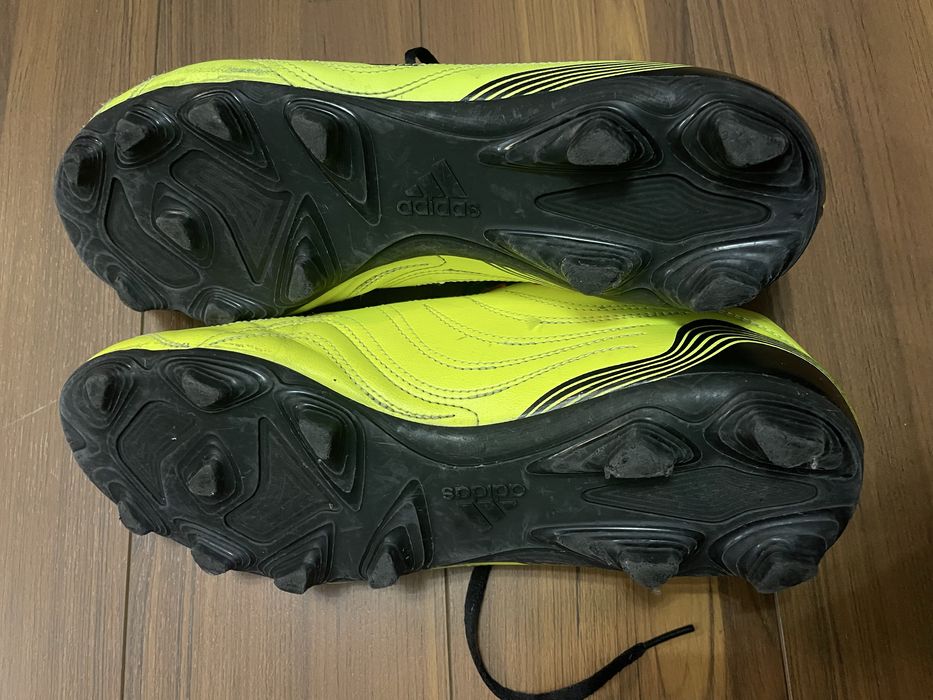 Ghete de fotbal Adidas marimea 43,5 !