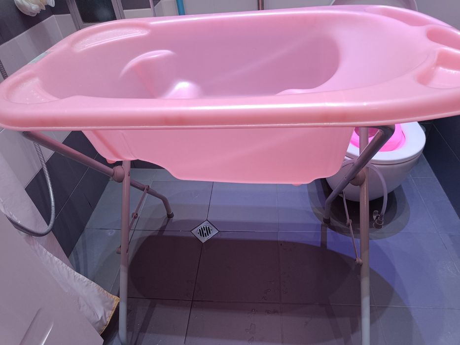 Бебешко корито за къпане