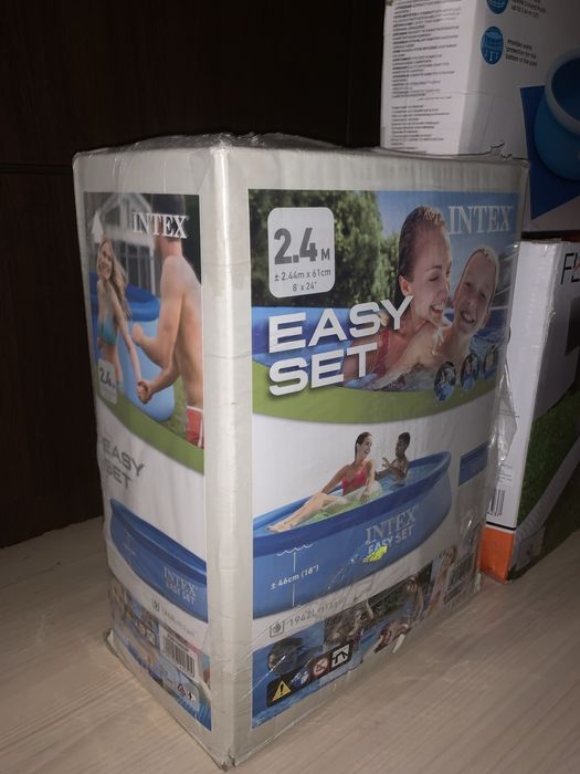 Piscina gonflabila cu material protector si filtre