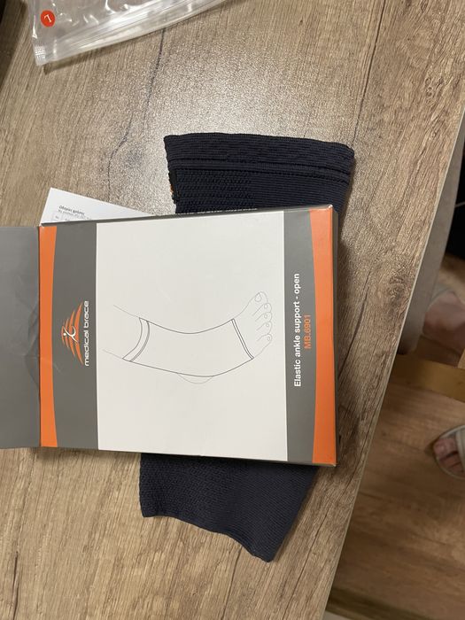 Наглезенка компресираща глезена при движение