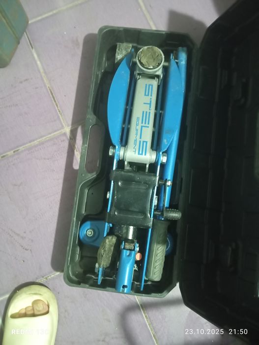 Продам домкрат новый