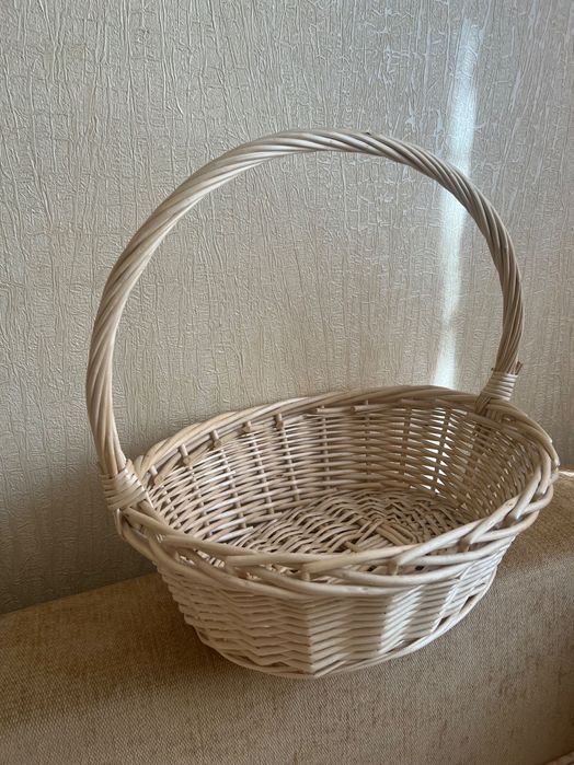 Корзина плетенная