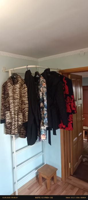 красивые стильные пальто в идеальном состоянии