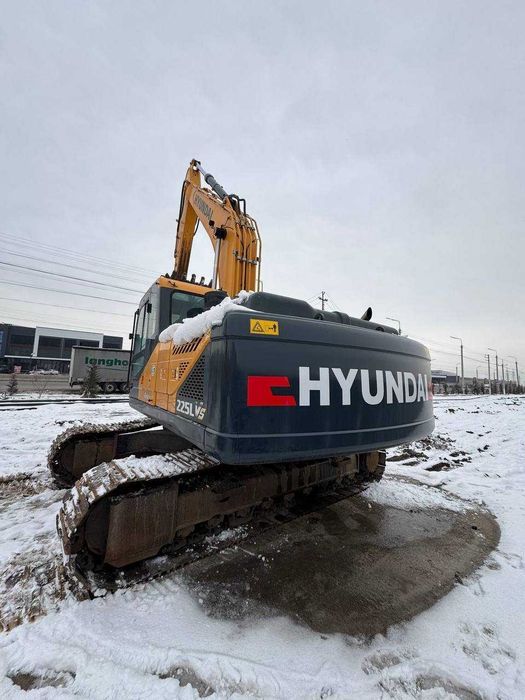 Гусеничный экскаватор HYUNDAI 225L