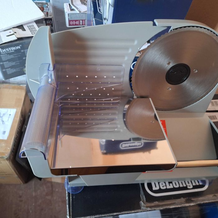 Резачка за хляб и колбаси внос от Германия метална