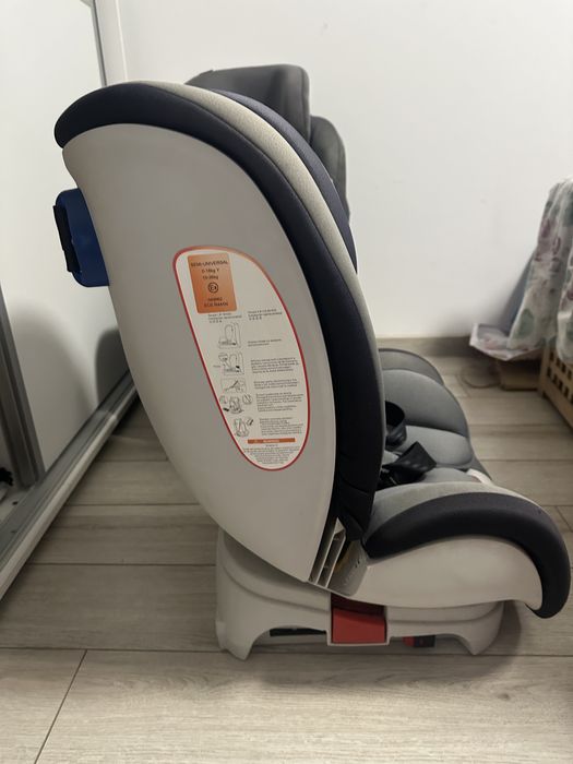 Vand doua scaune auto 250 lei