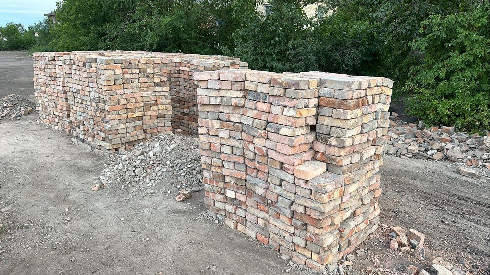 Продам кирпич с места