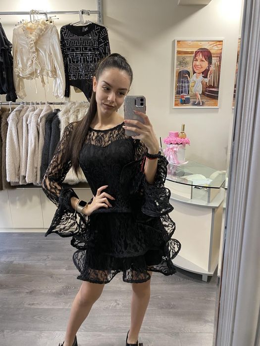 Рокля разкош налична в размер S/M и M/L