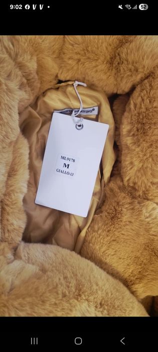 Haina de blana nou  cu eticheta M