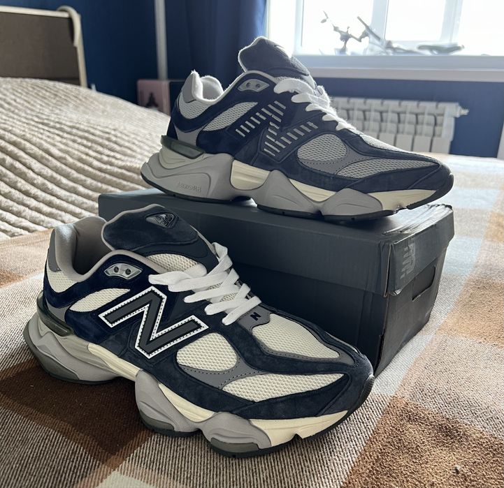 Новые кроссовки New Balance 9060 синие (размер 43)