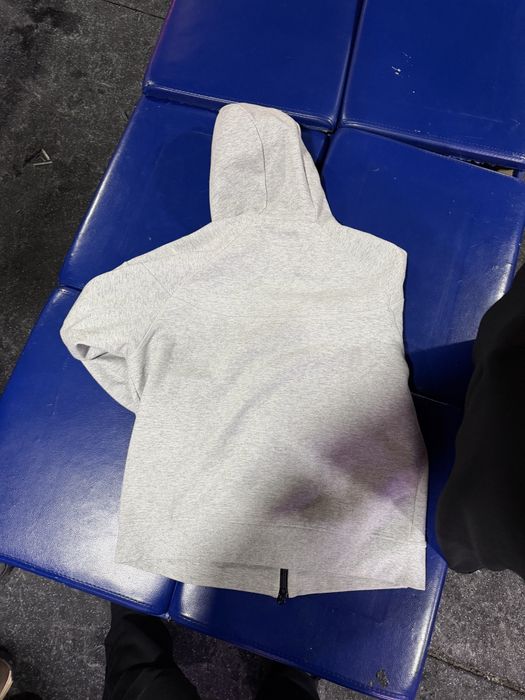 продаю nike tech fleece
