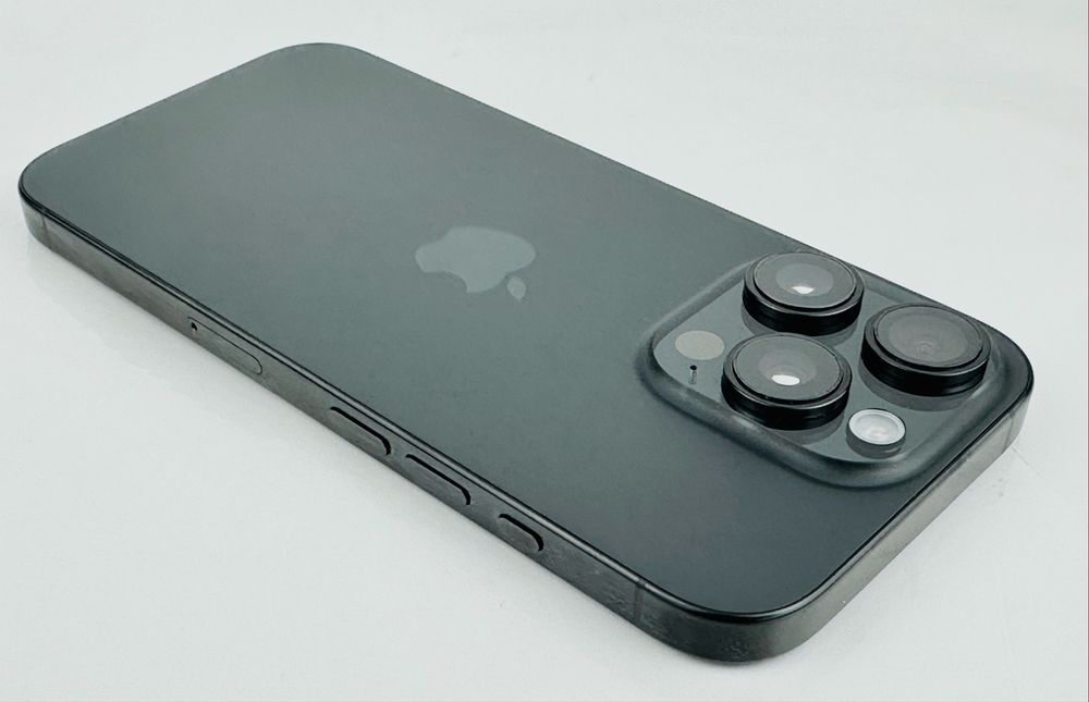 Apple iPhone 16 Pro 128GB Black Titanium Перфектен! Гаранция!